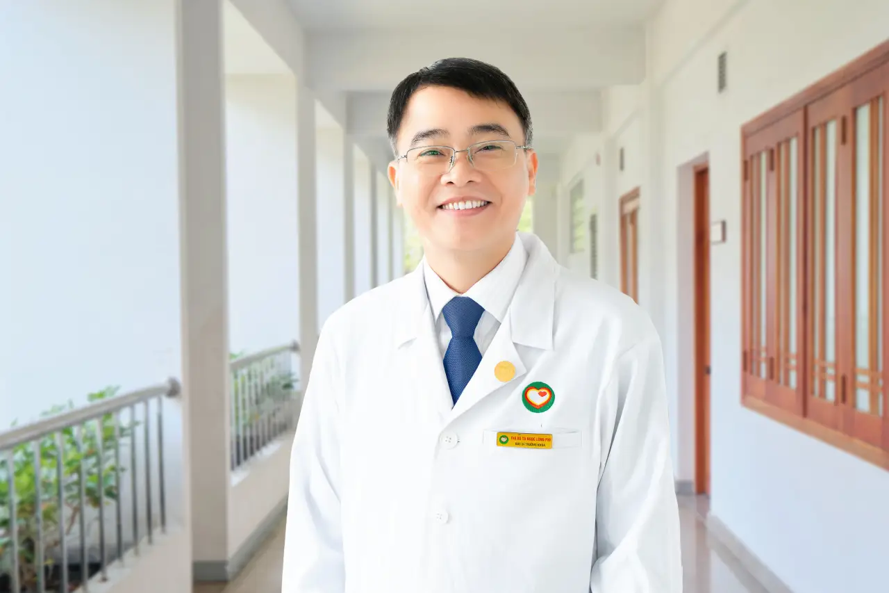 Tạ Ngọc Long Phi